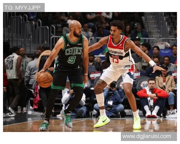 状态火热！怀特半场轰下23分6助，布朗20分